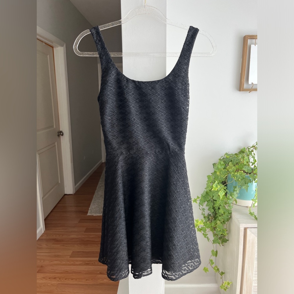 Elegant Black Sleeveless Dress